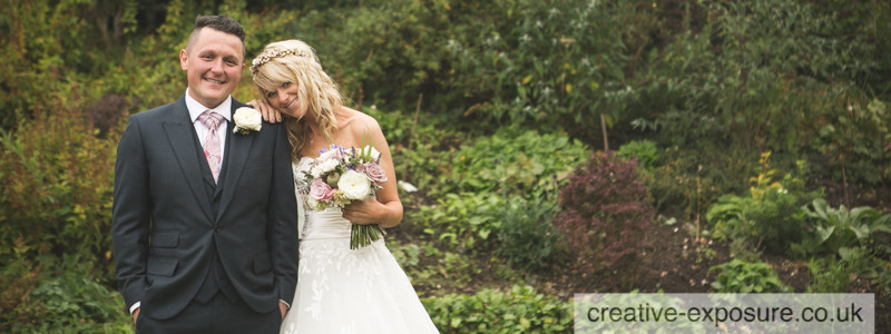 wedding photographers kent at the court lodge barn in stansted kent